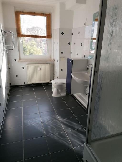 Kleine Wohnung Fuer Monteure Und Dienstreisen 茨维考 外观 照片