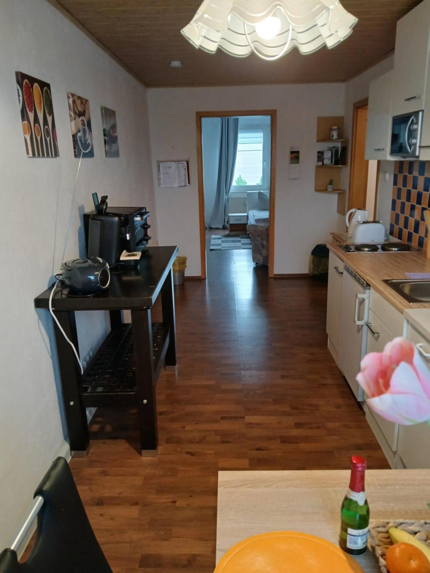 Kleine Wohnung Fuer Monteure Und Dienstreisen 茨维考 外观 照片