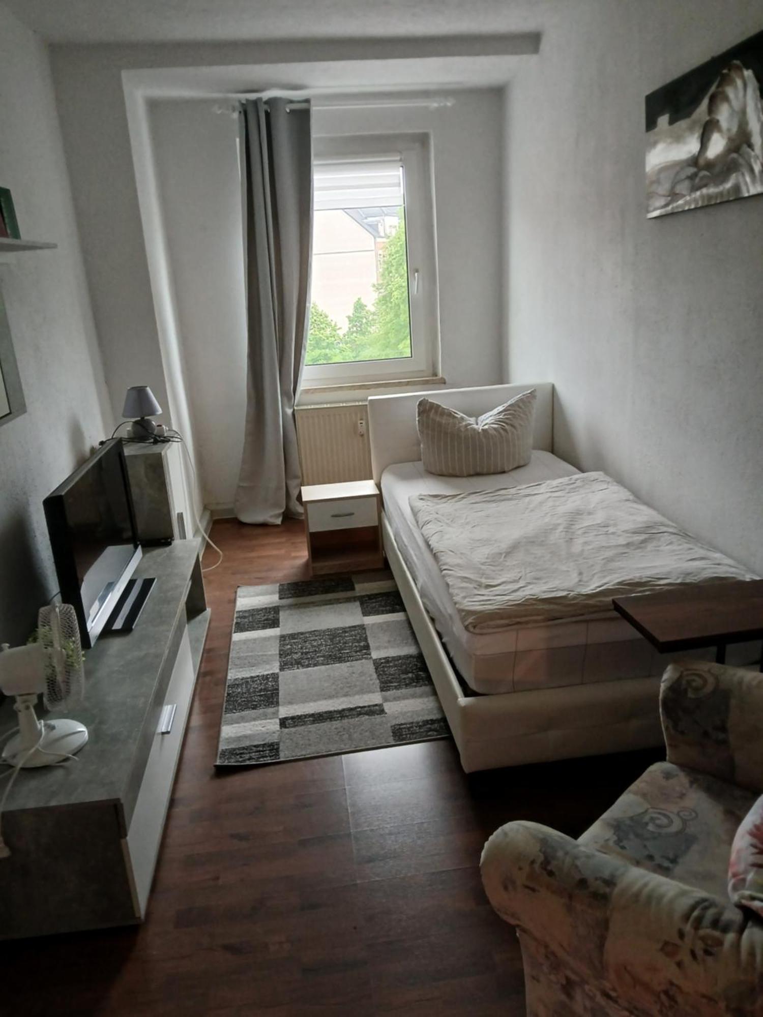 Kleine Wohnung Fuer Monteure Und Dienstreisen 茨维考 外观 照片